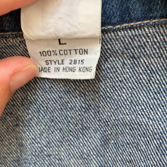 Anne Klein VINTAGE Denim vest. World traveler patches and fringe size large - Picture 14 of 17